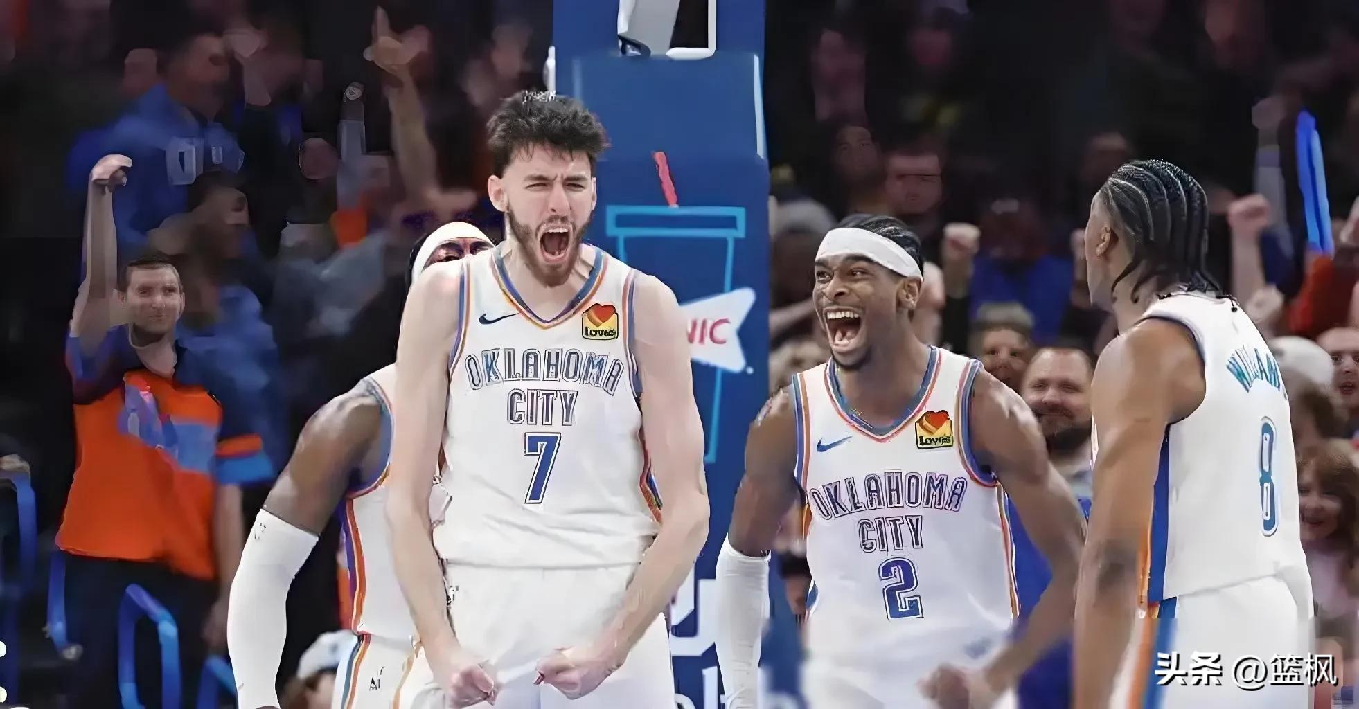 战术调整首场状态出色，篮网观众沸腾！，莱万多夫斯基重返赛场再创辉煌时刻(协奏交响与独自沉迷)